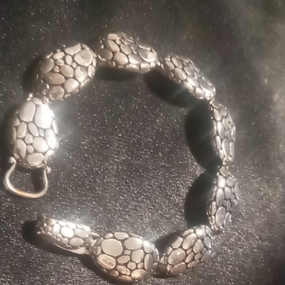 Silver Plated Tortoise Shell design Magnetic Clasp Textured Bracelet . 7.5